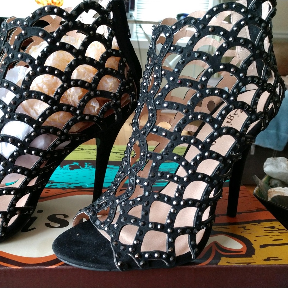 Brand New - Gorgeous Handmade Zigi Soho Heels